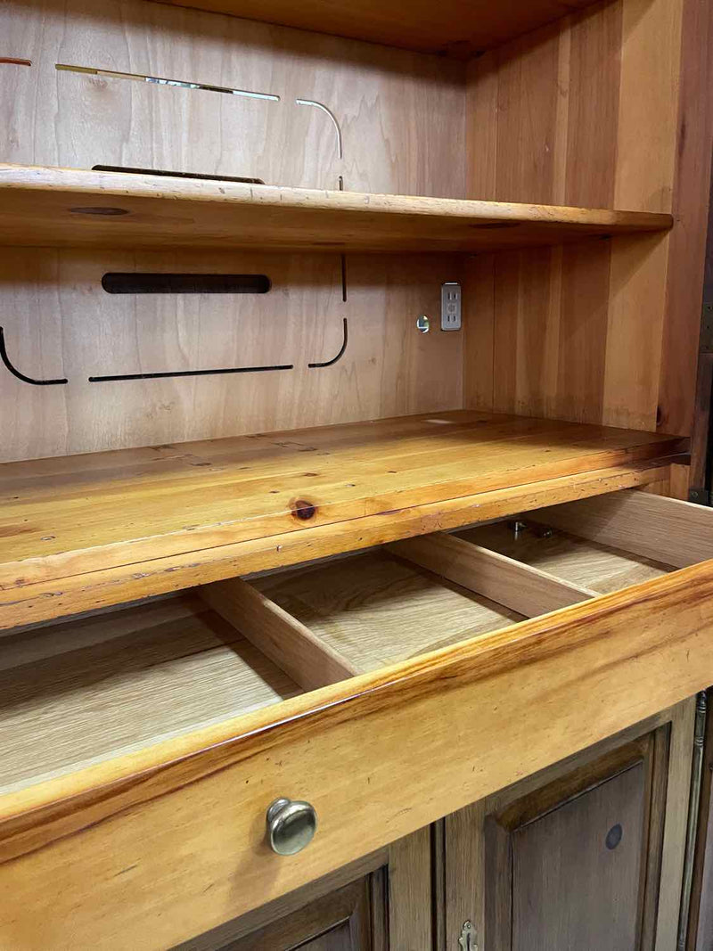 Armoire