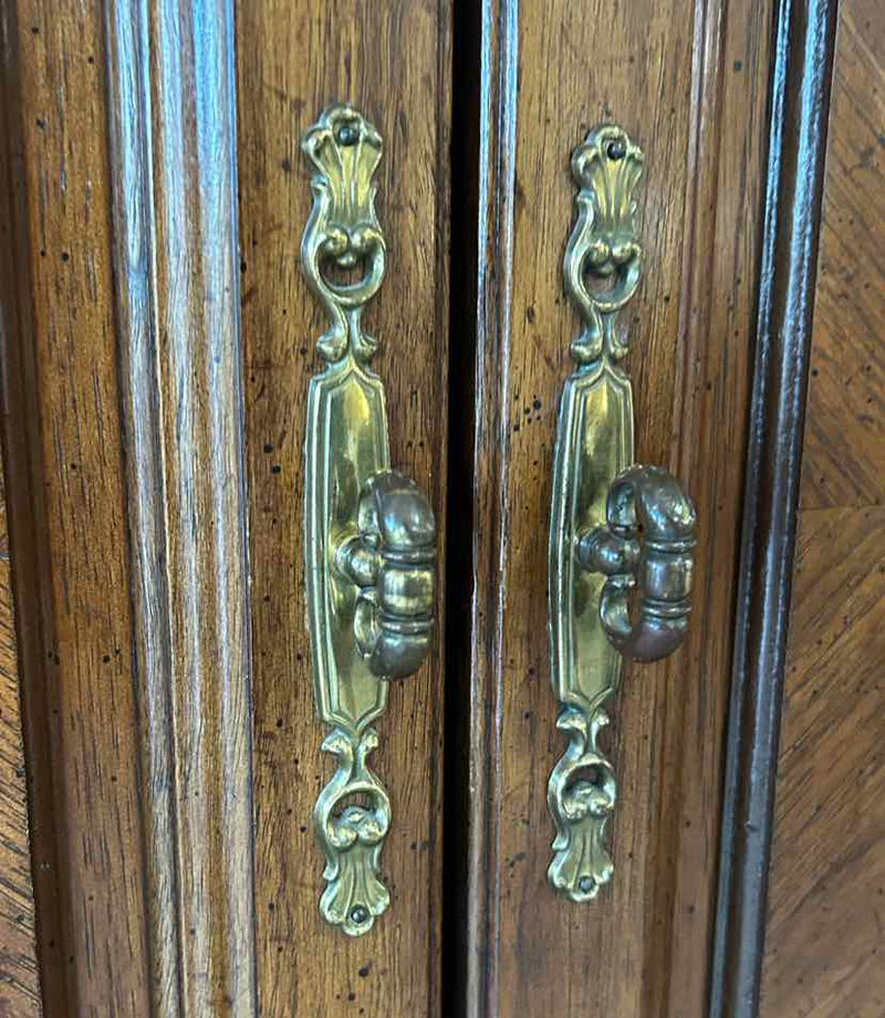 Armoire