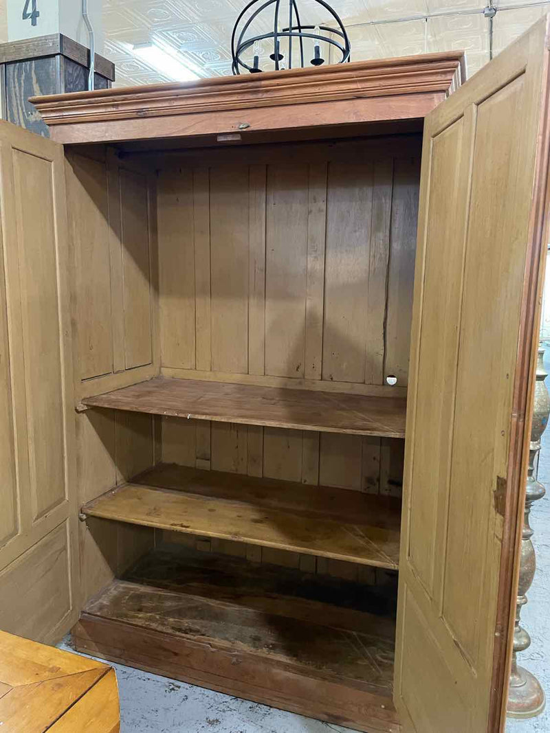 Armoire