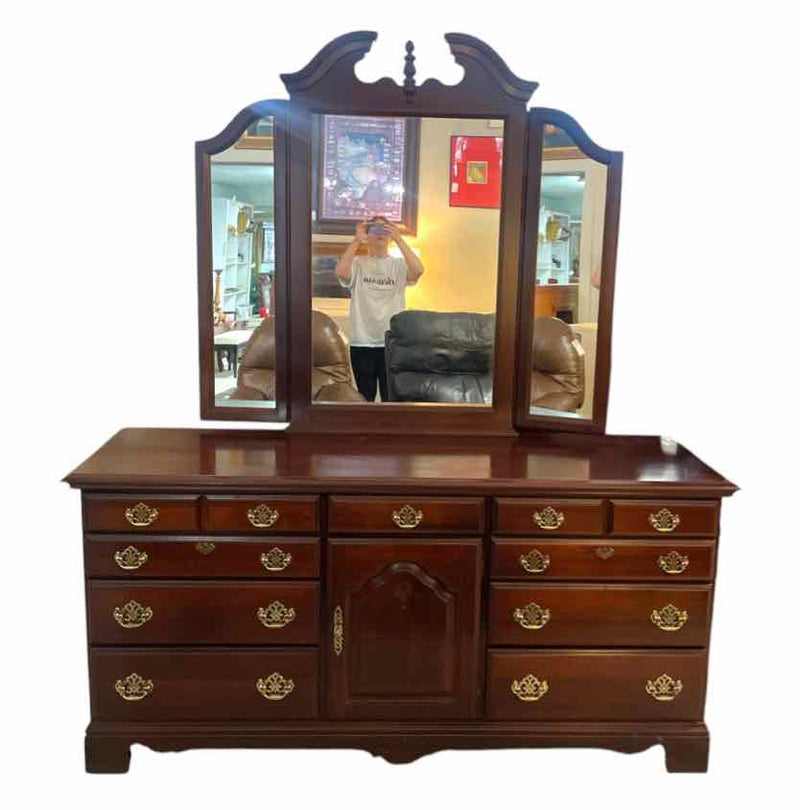 Dresser