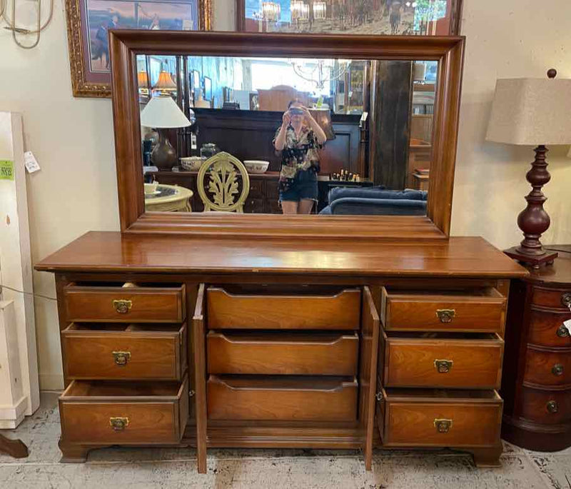 Dresser